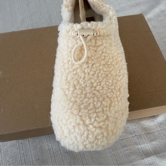 UGG PLUSHY SLIPPERS - Picture 6 of 10